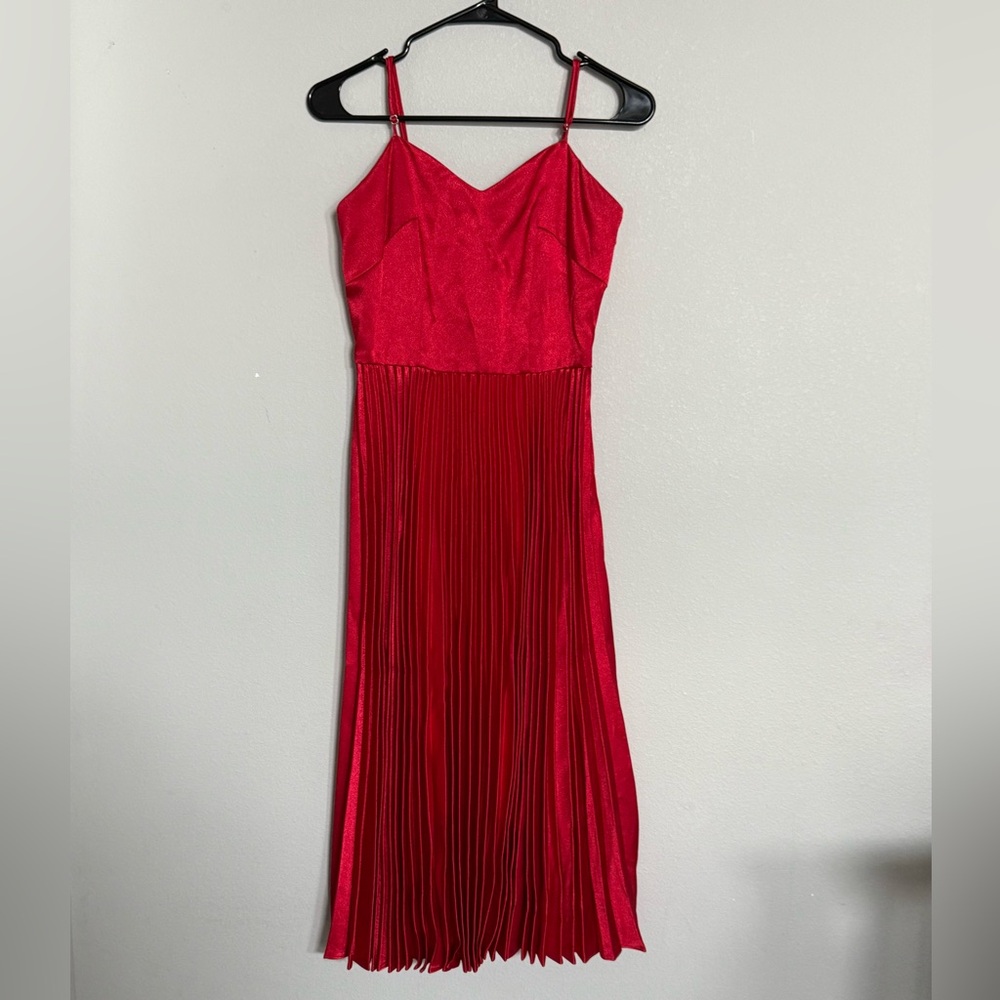 Gianni Bini Red Pleated satin midi dress size 2